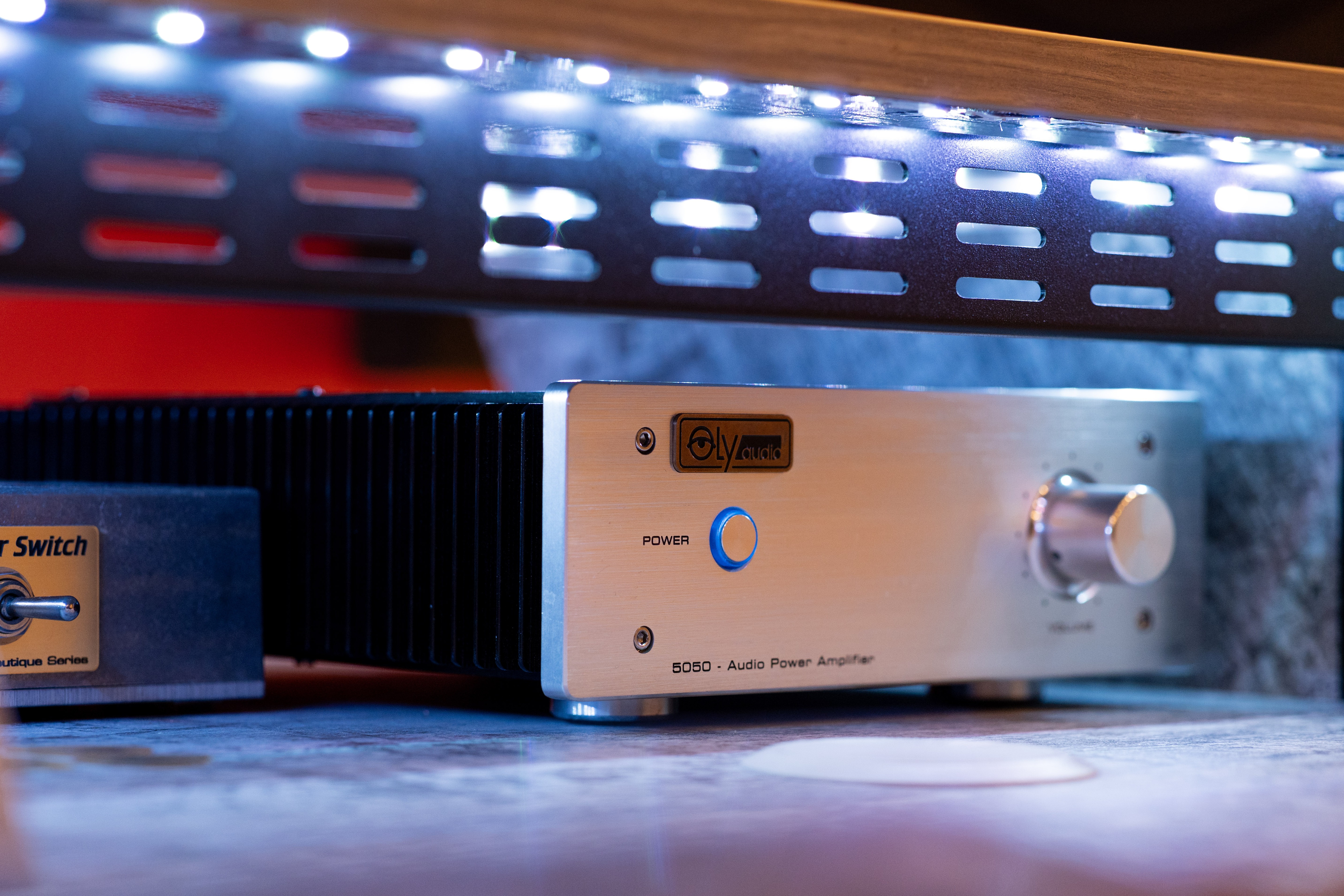 Pojačalo za studijske monitore